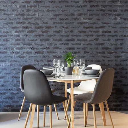 Black Brick Loft By Welchome